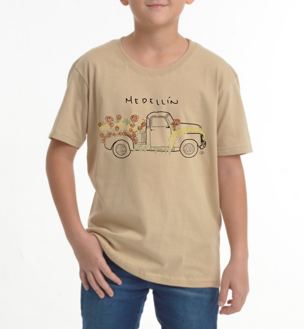 #07 Camiseta “Flores sobre ruedas” – Feria de Medellín
