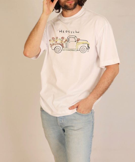 Camiseta “Flores sobre ruedas” – Feria de Medellín